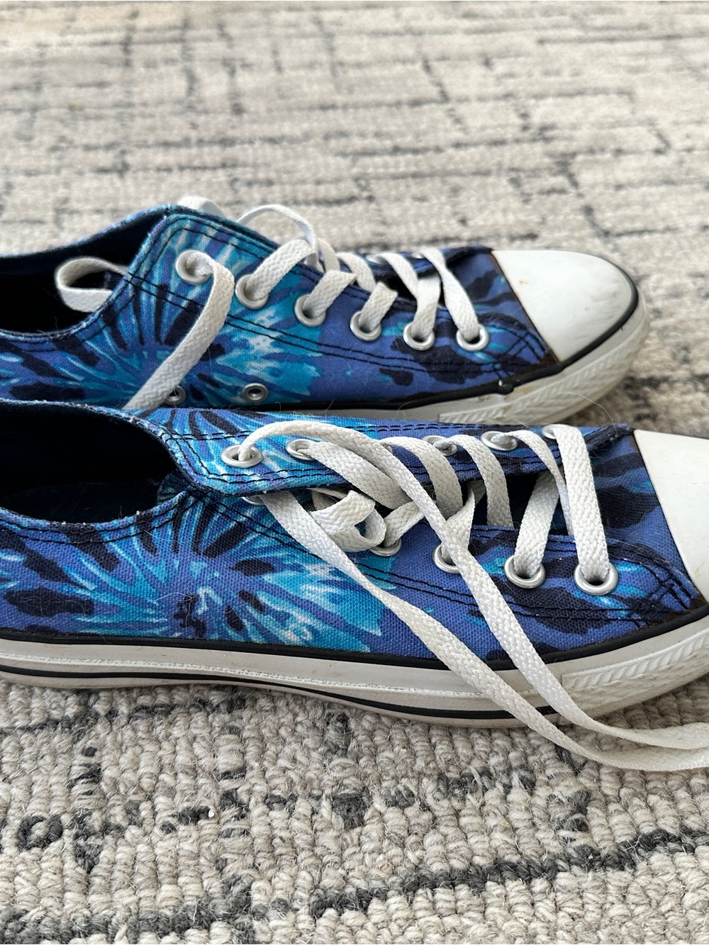 Converse navy blue and teal inner lining sneakers